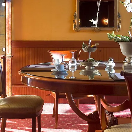 Отель Krefelder Hof 4*