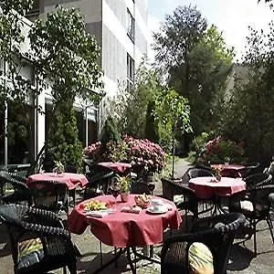 Krefelder Hof מלון 4*